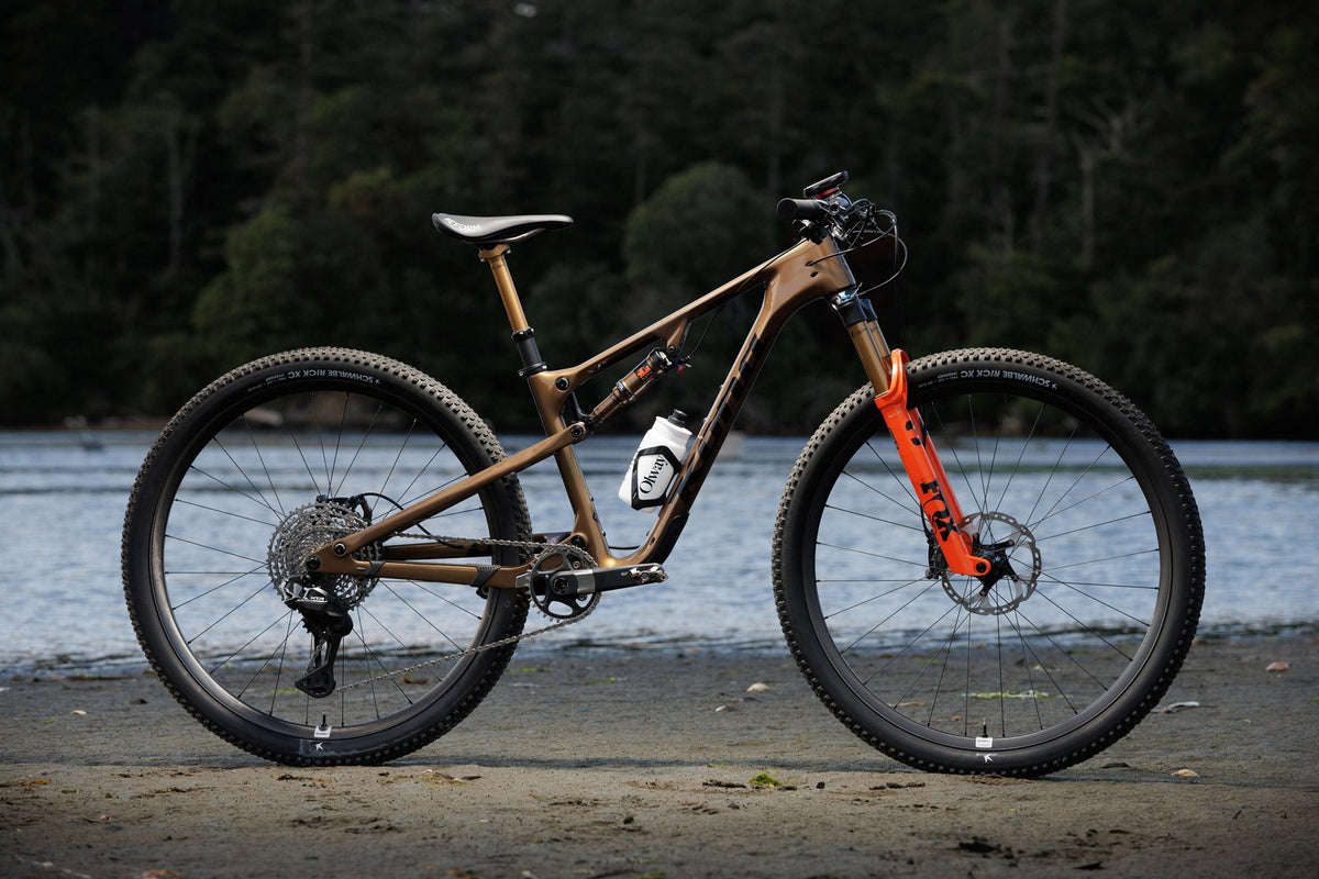 Inside the Pros Bikes with Hannah Simms and Mountain Bike Action